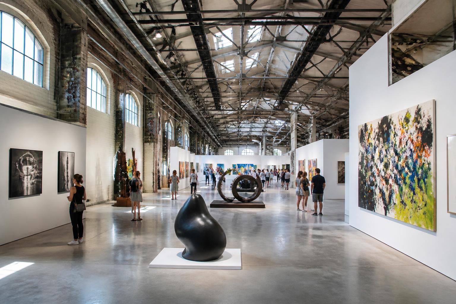 découvrez un printemps de la photographie et des arts : plus de 50 exposants vous invitent à explorer des œuvres variées et originales, célébrant la créativité sous toutes ses formes.
