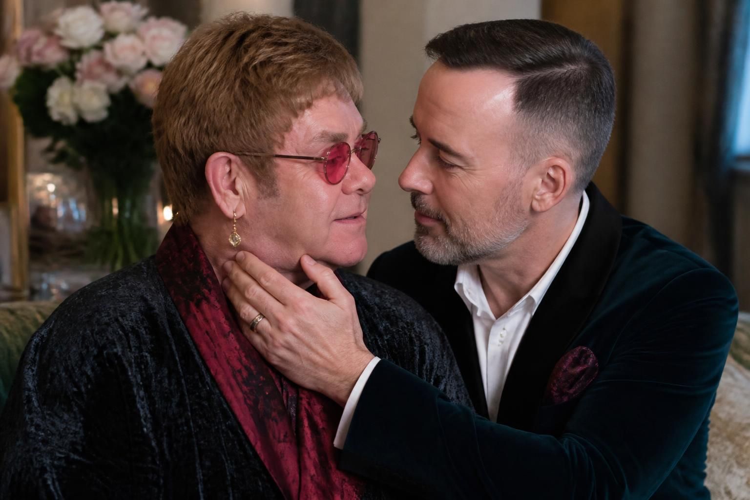 découvrez « fragile beauté », une exposition unique célébrant la passion intime et l'histoire d'amour entre sir elton john et david furnish à travers des œuvres émouvantes et exclusives.