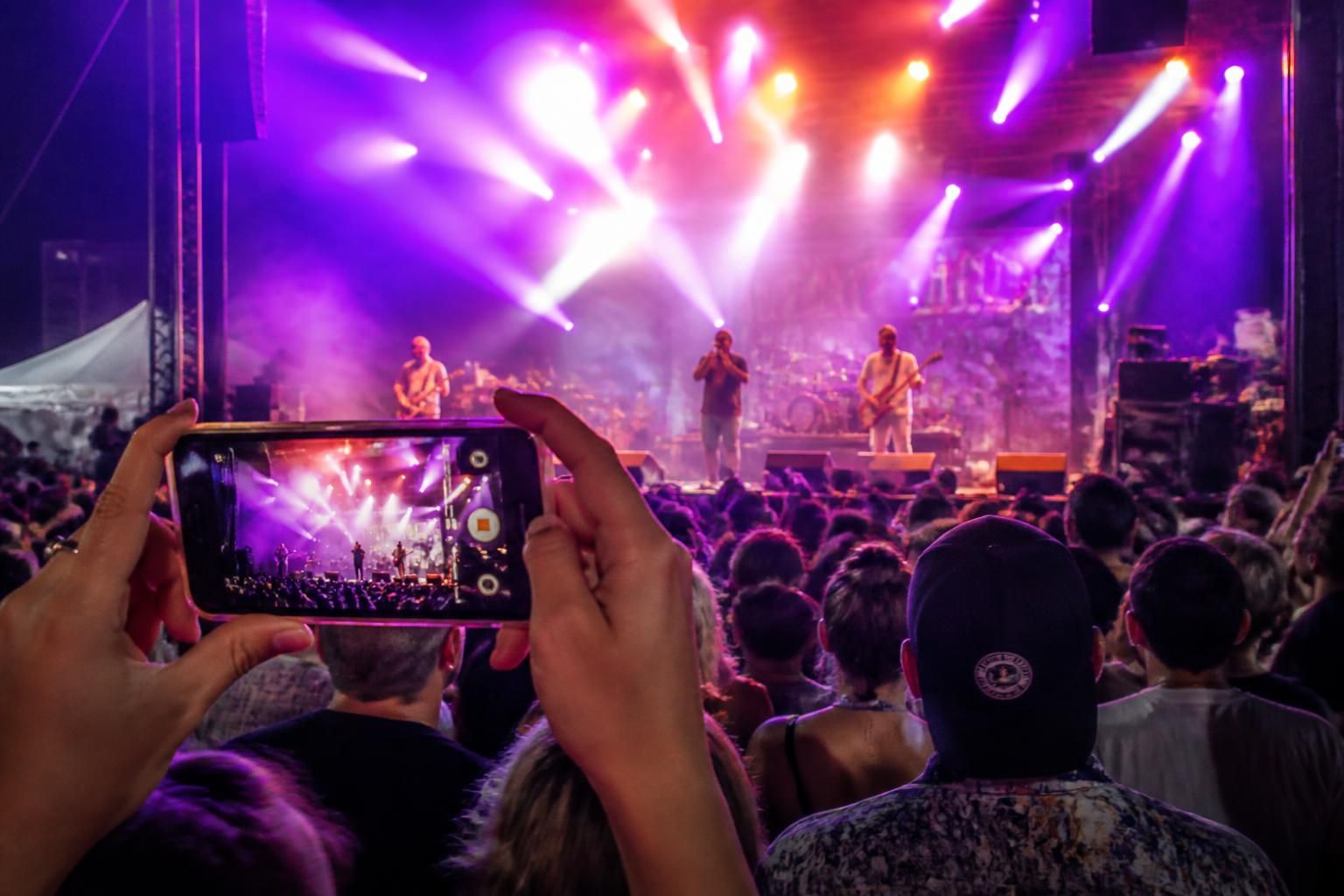découvrez 7 astuces incontournables pour utiliser votre iphone et capturer des photos et vidéos exceptionnelles de vos concerts cet été.