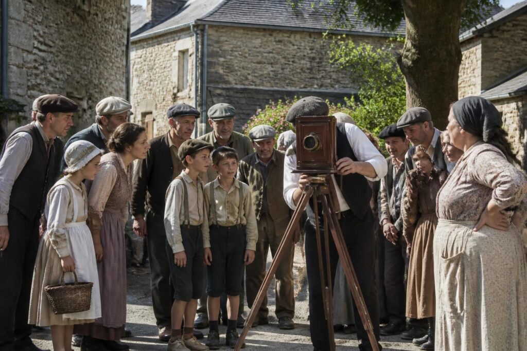 découvrez l'exposition de photographie qui fait son entrée à mayet le 6 juin, un événement artistique à ne pas manquer dans le village.