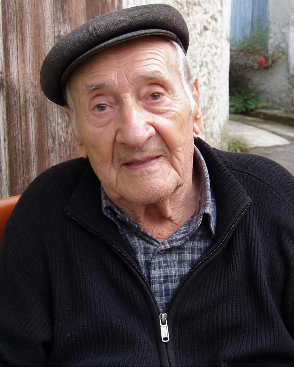 découvrez l'histoire inspirante de gaston, centenaire de 106 ans célébré au printemps à penne-d'agenais, une fête marquante pour cette charmante commune.