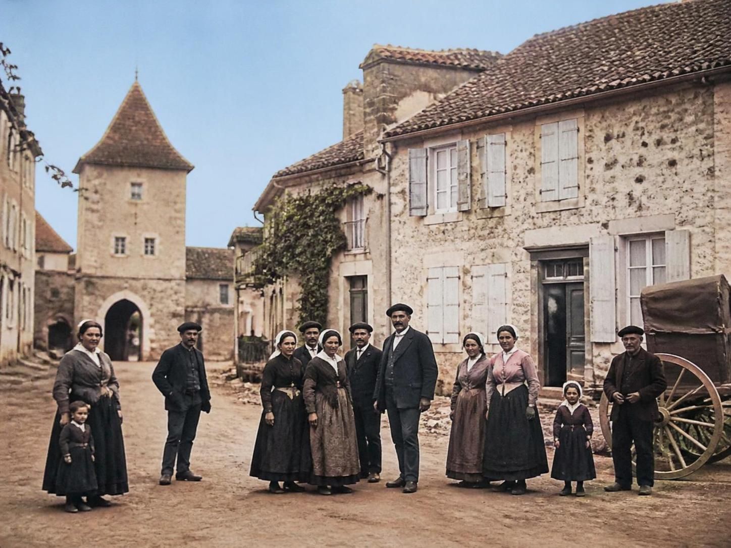 Voyage photographique au début du XXe siècle : Le Sud-Ouest avant sa métamorphose 7 explorez le sud-ouest du début du xxe siècle à travers un voyage photographique unique, avant sa métamorphose industrielle et urbaine.