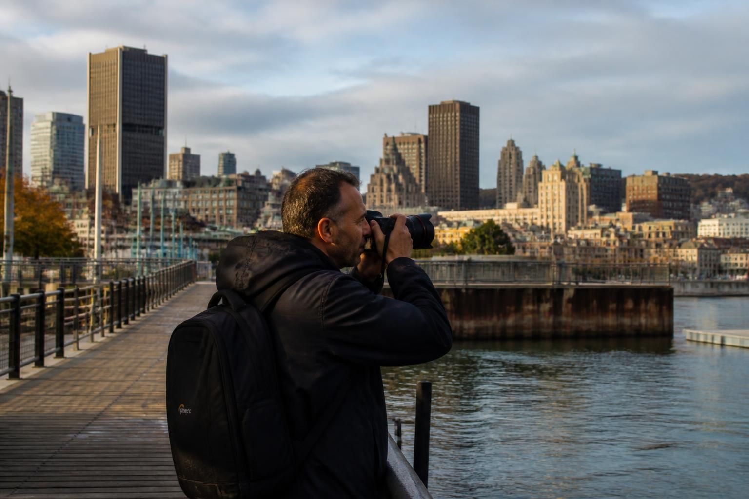 À la découverte du monde à travers l'objectif : Guy Catalo dévoile ses voyages photographiques à Montréal 1 explorez les voyages photographiques de guy catalo à montréal et plongez dans un univers visuel captivant à travers son objectif.