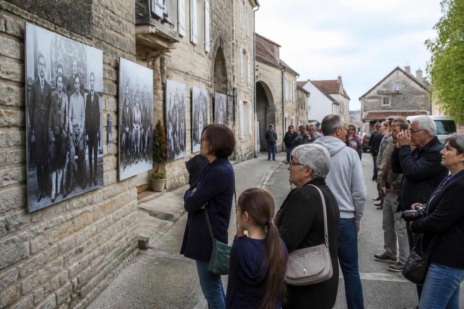 Bucey-lès-Gy : un ambitieux projet photographique collaboratif avec les habitants pour les Journées d'Exception 6 découvrez le projet photographique collaboratif de bucey-lès-gy, une initiative ambitieuse impliquant les habitants pour célébrer les journées d'exception à travers des images uniques et participatives.