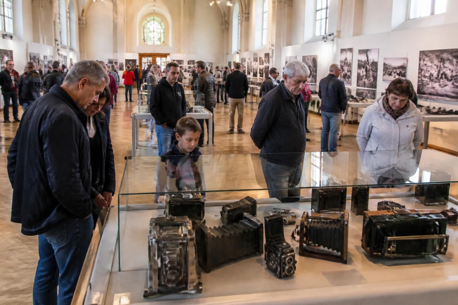 Deux siècles d'images : Exposition consacrée à la photographie à Saint-Chamond 7 découvrez l'exposition 'deux siècles d'images' à saint-chamond, une célébration de 200 ans d'histoire et d'évolution de la photographie.