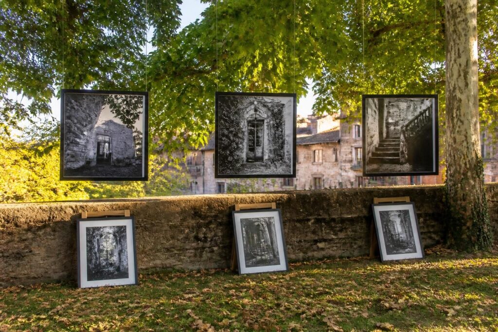 découvrez l'exposition photographique à albigny-sur-saône qui vous invite à redécouvrir le patrimoine oublié de la région à travers des clichés uniques et évocateurs.