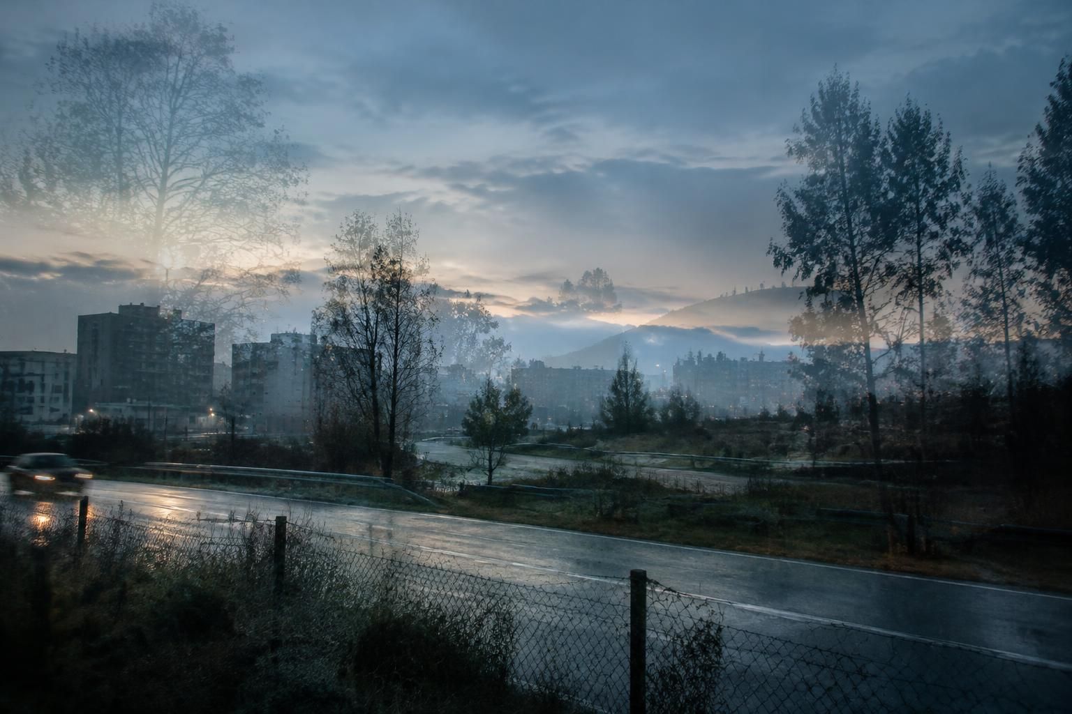avec « les abords », dana cojbuc déploie son regard dans une double exposition photographique, entre exploration sensible et nouveaux horizons.